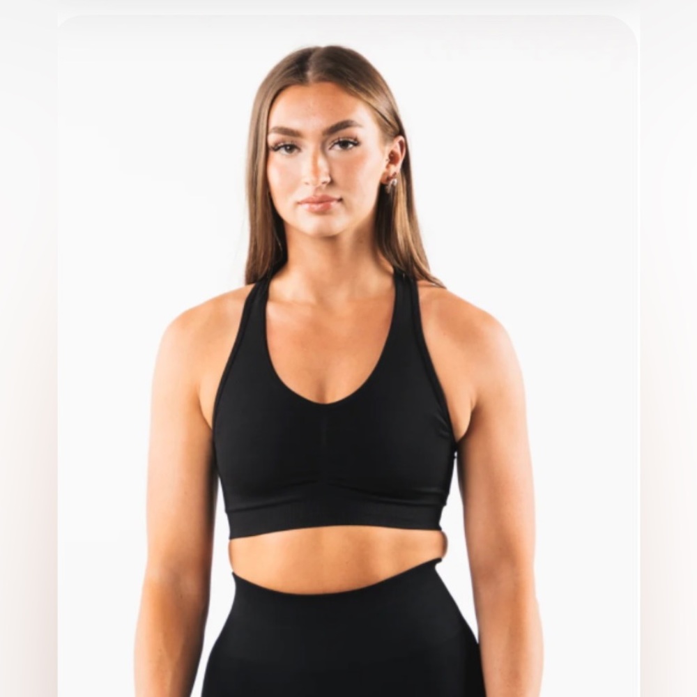 Alphalete Amplify Sports Bra
